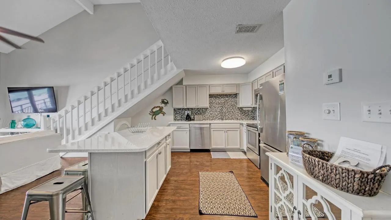 Holiday home Crystal Villas 12B - Updated 2 Bedroom With Loft Beach Front Condo In The Heart Of Destin