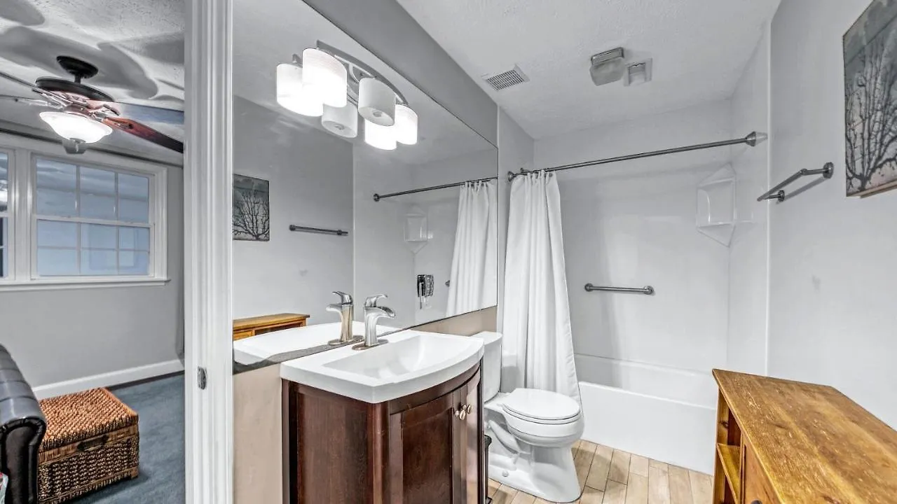 Crystal Villas 12B - Updated 2 Bedroom With Loft Beach Front Condo In The Heart Of Destin United States